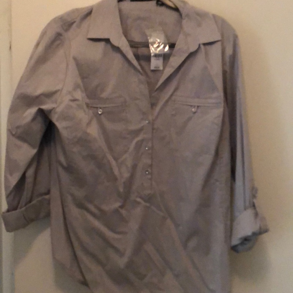 Gray collar shirt